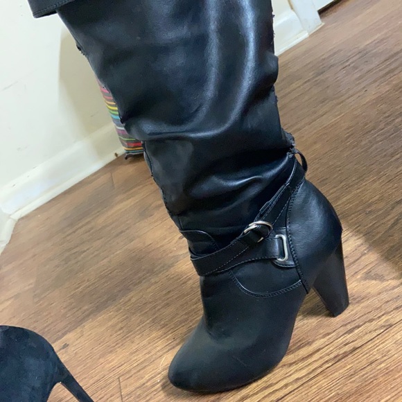 Knee high boots - Picture 1 of 4